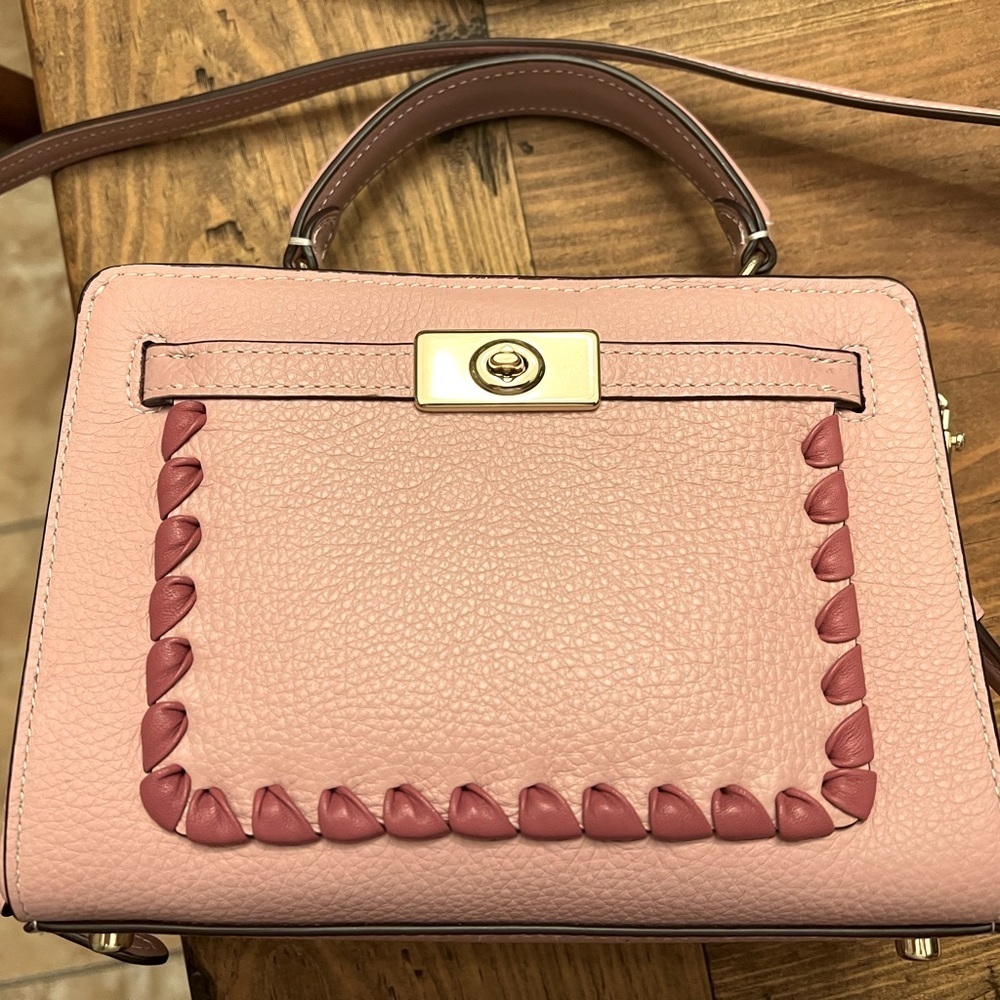 🎉HOST PICK🎉 Coach Mini Lane Top Handle With Whipstitch. Like New. Used Once.